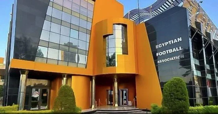 بعد اعتزالهما.. اتحاد الكرة يحيل شكوى البنا وهلهل للجنة الحكام