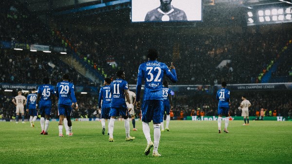 بـ 10 لاعبين.. تشيلسي يتعادل مع أرسنال 1-1 في الدوري الإنجليزي