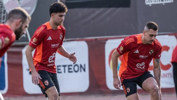 تدريبات تأهيلية وبدنية للاعبي الأهلي الغائبين عن رحلة المغرب