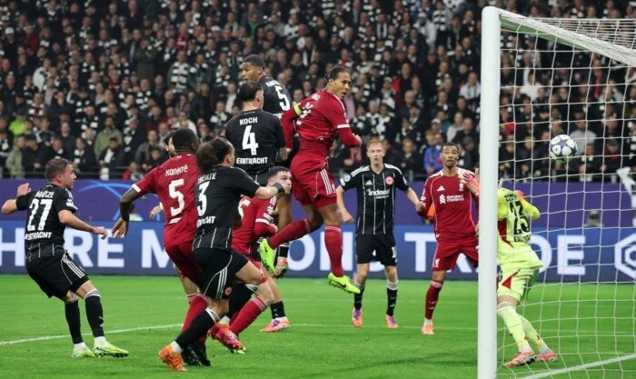 تعرف على تشكيل ليفربول ضد آيندهوفن بـ دوري أبطال أوروبا