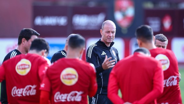 طبيب الأهلي يكشف حالة المصابين بعد مباراة الجيش الملكي بدوري الأبطال