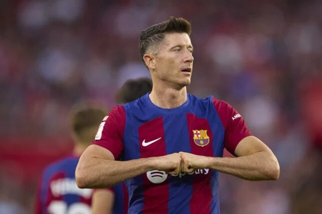 عرض تركي لروبرت ليفاندوفسكي والبولندي يتمسك بالبقاء في برشلونة