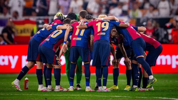 قرار عاجل من يويفا بشأن ملعب برشلونة