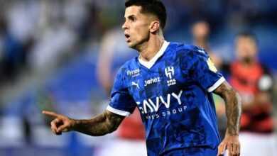 الهلال مهدد بخسارة نجمه.. برشلونة يتحرك لحسم الصفقة