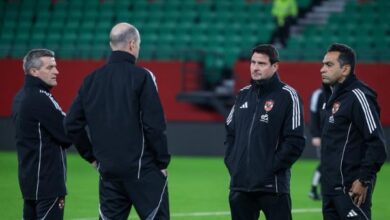 محاضرة فنية للاعبي الأهلي قبل التحرك إلى ملعب مولاي الحسن