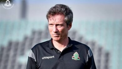 مدرب الجيش الملكي يُثير غضب جماهير الأهلي بتصريحات نارية