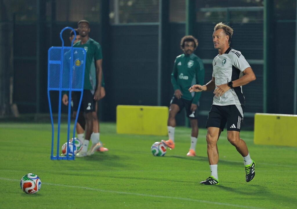معسكر المنتخب السعودي.. غياب سالم الدوسري وعودة 3 نجوم لتدريبات الأخضر – كورة بريك