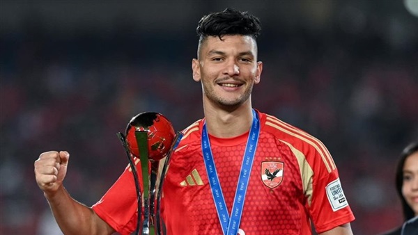 مفاجأة مدوية عن مستقبل أشرف داري مع الأهلي