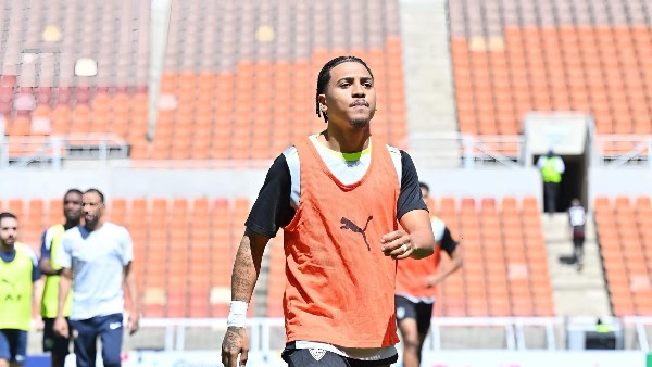 الدردير عن خوان بيزيرا: عم المجال كله