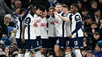 بسبب المدرب.. أزمة كبيرة بين لاعبي توتنهام