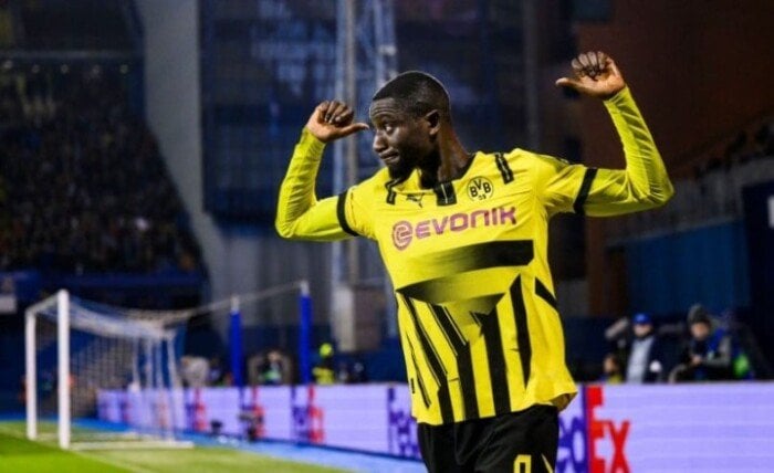 بعد أزمة تغييره.. مدرب دورتموند يعلق على اعتذار جيراسي بعد واقعة لقاء ليفركوزن