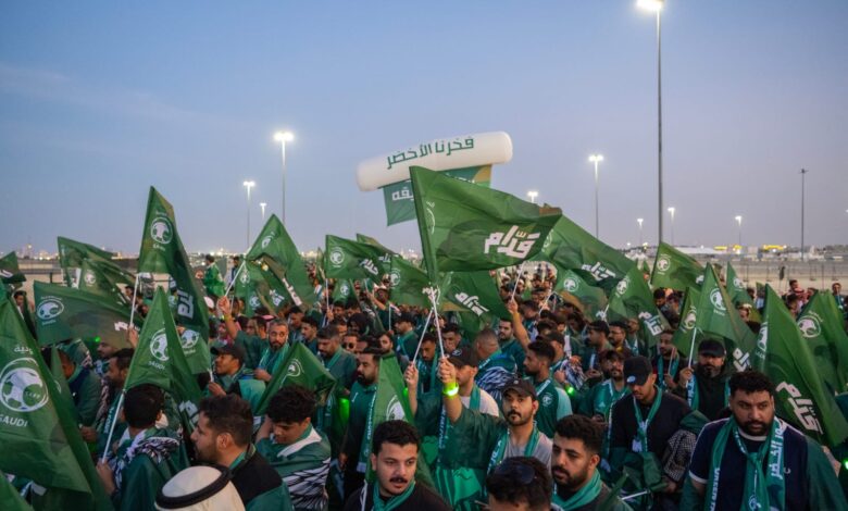 جماهير الأخضر تشعل سوق واقف قبل قمة السعودية والمغرب في كأس العرب – كورة بريك