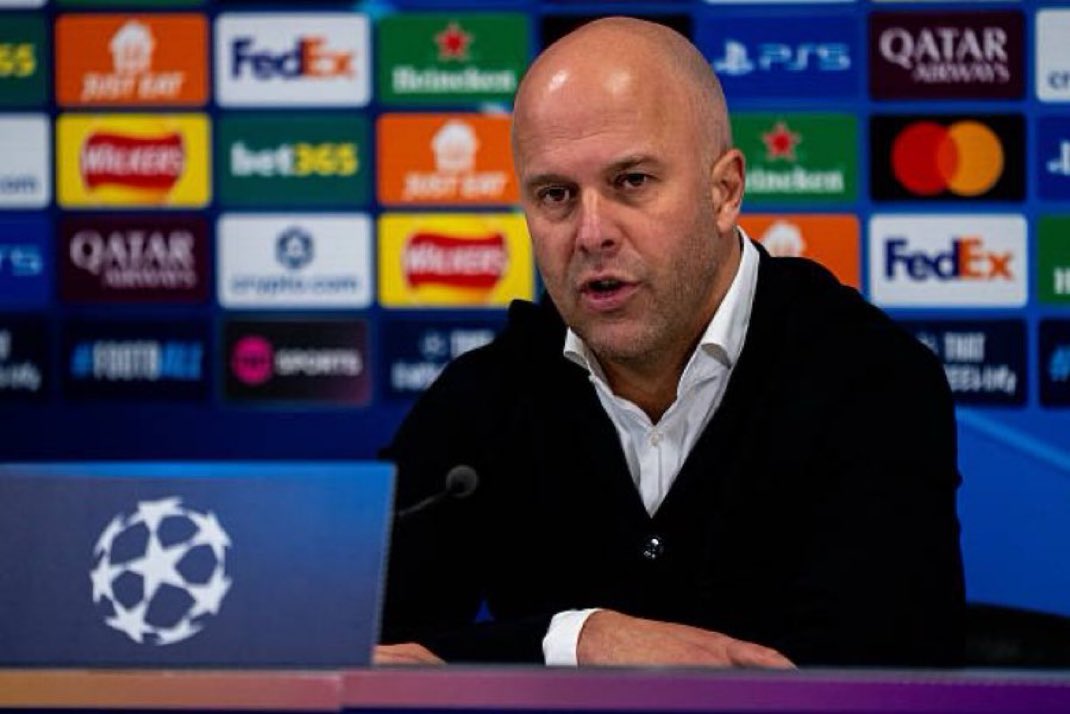 سلوت يكسر صمته حول أزمة صلاح.. ويفتح أمامه باب العودة – كورة بريك