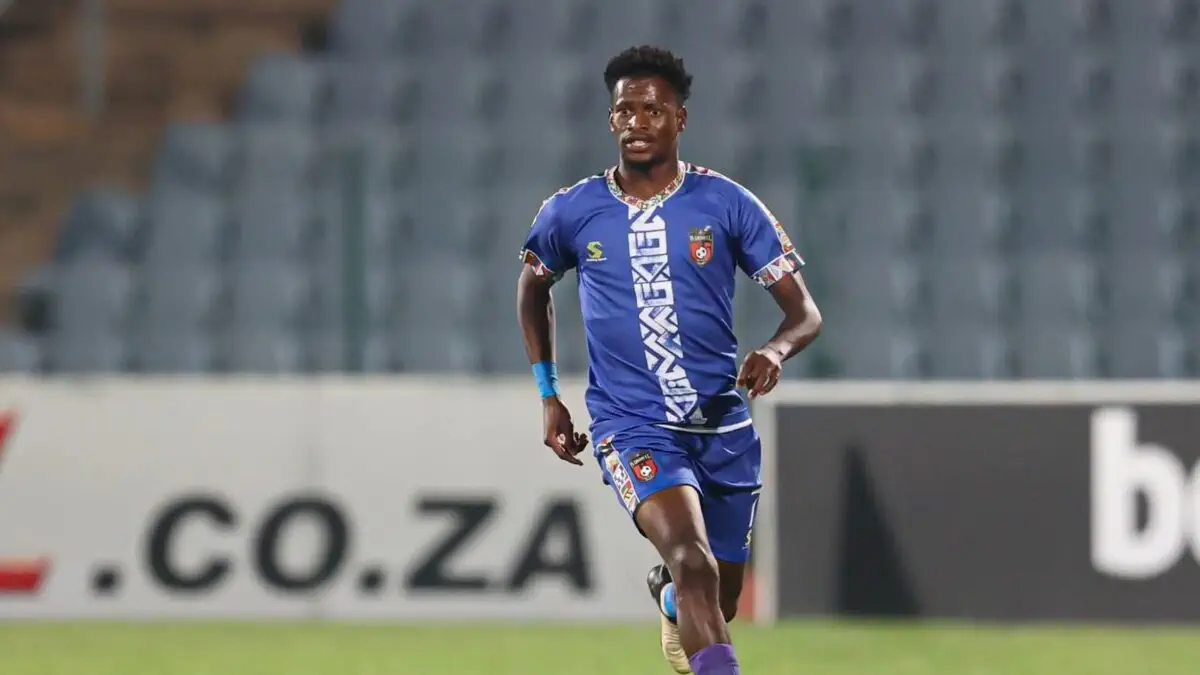 عدنان بيغانوفيتش يرد على شائعات ربط لاعبه كوبولوكي سيباندي بنادٍ مصري!