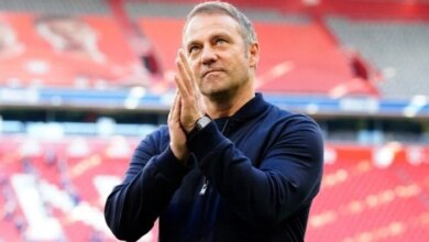 فليك يكشف موقف بيدري وأراوخو من المشاركة أمام أتليتكو مدريد