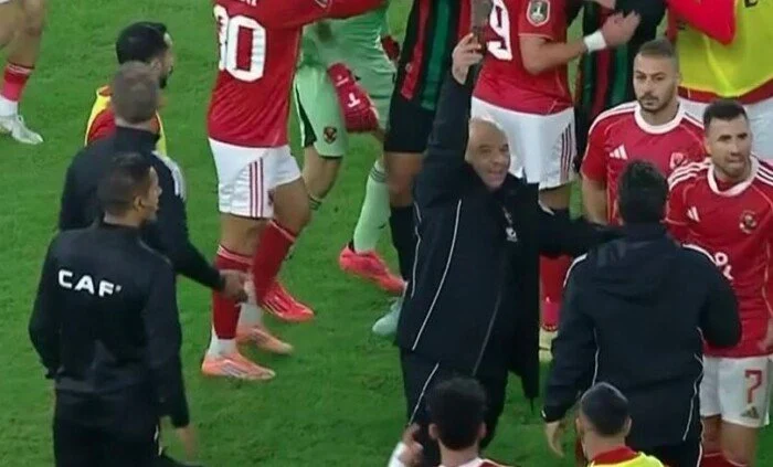 قرار هام من الاتحاد الإفريقي بشأن أحداث مباراة الأهلي والجيش الملكي