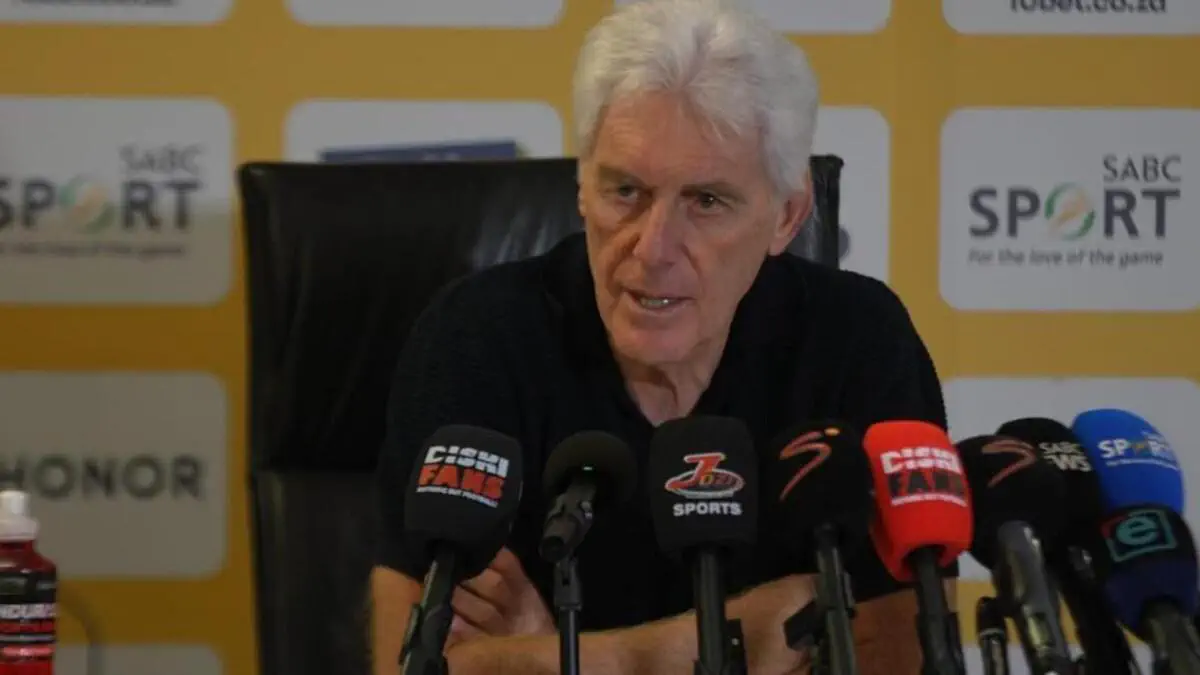 هوجو بروس يشرح سبب اختياره اصطحاب 25 لاعبًا فقط إلى نهائيات كأس الأمم الأفريقية 2025!