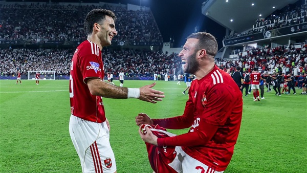 نجم الأهلي يكشف سبب التعاقد مع زيزو.. مفاجأة