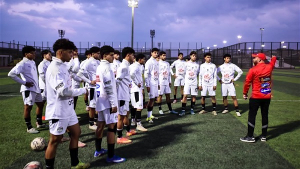 مران حماسي ومحاضرة فنية في بداية معسكر منتخب الشباب