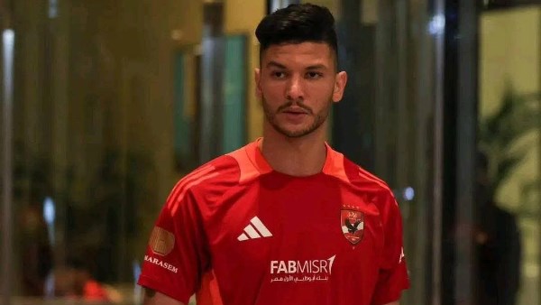 كالمار السويدي يخطط لشراء أشرف داري من الأهلي