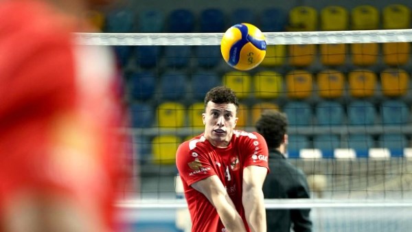 رجال طائرة الأهلي| سيف عابد يجري أشعة بعد إصابته أمام الزمالك