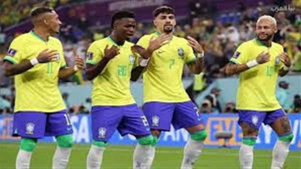 فينيسيوس يقود تشكيل البرازيل أمام فرنسا وديًا
