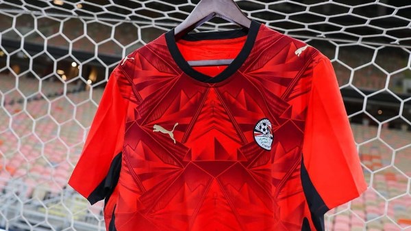 مصر بالزي التقليدي والسعودية بالأبيض في ودية اليوم