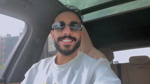 كهربا يشارك جمهوره صورة جديدة في أحدث ظهور