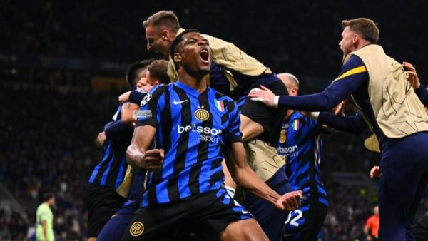 مدافع إنتر ميلان يوافق على الانتقال إلى برشلونة