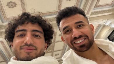 محمد هاني يؤدي العمرة رفقة تريزيجية