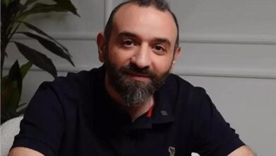 عمرو سلامة يشارك نصائح حول إدارة المشاعر عبر وسائل التواصل الاجتماعي