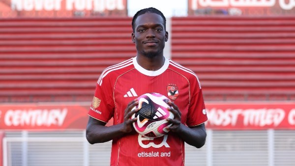 الأهلي يوقع عقوبة مالية على كامويش