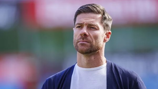 ليفربول يحسم مصير سلوت.. وتشابي ألونسو على أعتاب "أنفيلد"