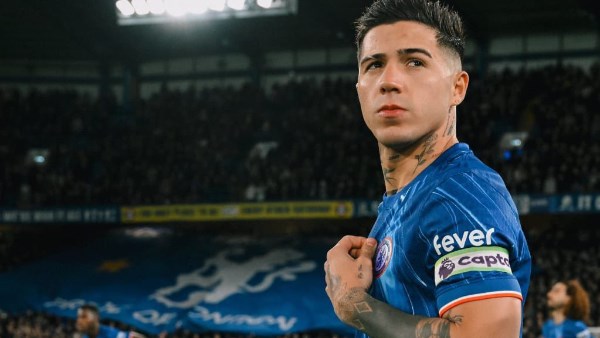 إنزو فيرنانديز يلمح لاحتمال الانتقال إلى الدوري الإسباني