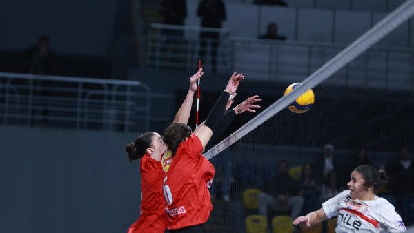 الأهلي يتوج بطلًا لدوري السوبر الممتاز لآنسات الطائرة على حساب الزمالك