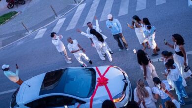 شيكو بانزا يفاجئ زوجته بهدية مميزة احتفالًا بحملها في طفله