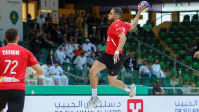 يد الأهلي تضرب بقوة.. انتصار كاسح 36-22 على طلائع الجيش يعزز صدارة الدوري