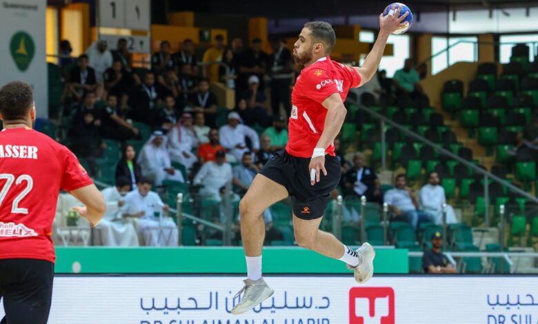 يد الأهلي تضرب بقوة.. انتصار كاسح 36-22 على طلائع الجيش يعزز صدارة الدوري