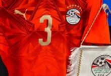 محمد هاني يرتدي شارة القيادة لمنتخب مصر أمام إسبانيا