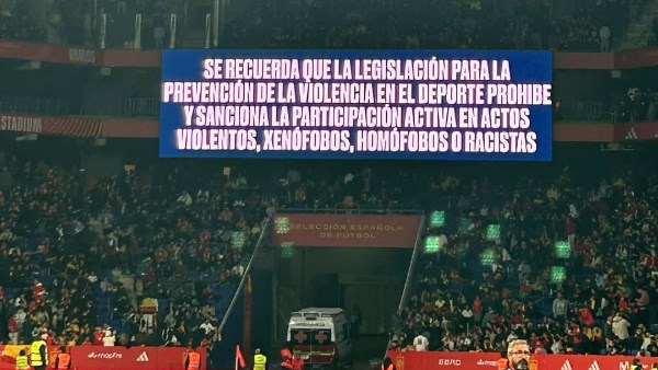 رئيس الاتحاد الإسباني يدين الهتافات العنصرية في مباراة مصر ويؤكد: تصرفات فردية