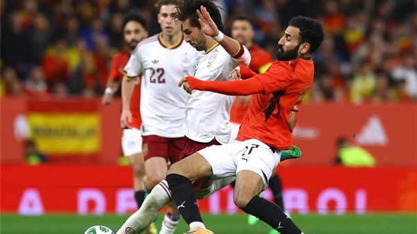 تطورات إصابتي ثنائي منتخب مصر في مباراة إسبانيا
