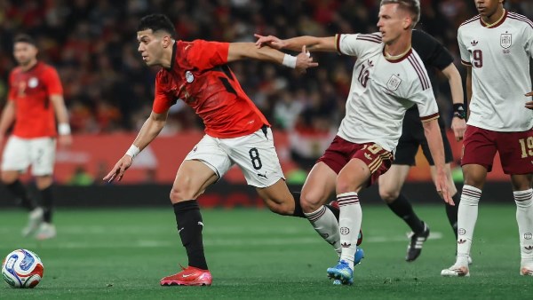 عقوبات محتملة ضد إسبانيا من الفيفا بعد هتافات عنصرية في مباراة مصر