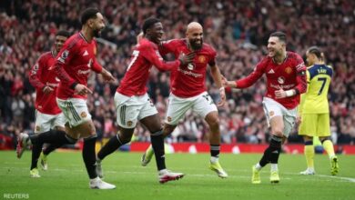 الاتحاد الإنجليزي يُعاقب مدافع مانشستر يونايتد.. تفاصيل