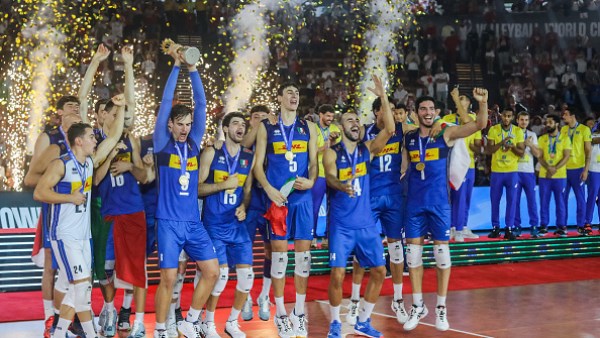 دوناروما يتعهد بإعادة إيطاليا إلى سابق عهدها بعد فشل التأهل لكأس العالم