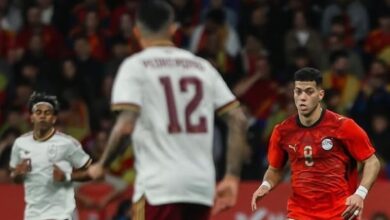 إمام عاشور يشارك صوراً من مباراة مصر أمام أسبانيا