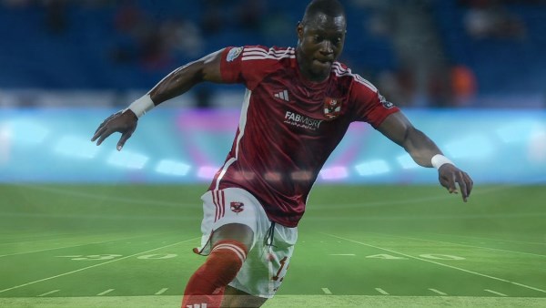 أول رد من فالنسيا بعد التعاقد مع أليو ديانج