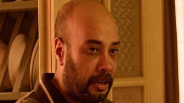 منع التصوير في جنازة والد حاتم صلاح