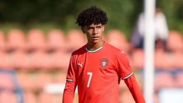 جونيور رونالدو يقترب من تمثيل الرأس الأخضر دوليا