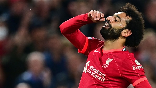سلوت يفاجئ محمد صلاح قبل رحيله عن ليفربول