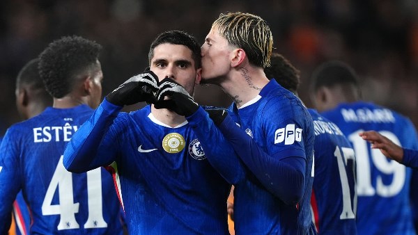 تشيلسي يستبعد نجمه بعد تصريحاته بشأن مستقبله